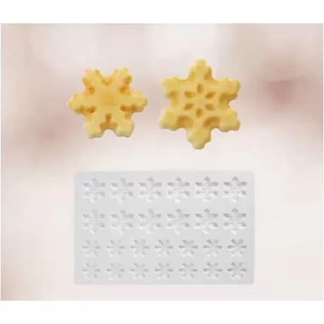 Martellato 20-D029 Polycarbonate Snowflake Decoration Chocolate Mold - 2 Sizes - 26 Cavity - Ø30 and Ø40 mm Chocolate Decorat...