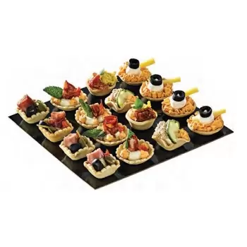 Pastry Chef's Boutique M07856 Round Plain Kali Tart Mold - 15 Cavity - Ø 4.5 x 0.8 cm - 29 x 19 cm Tart & Quiches Pans