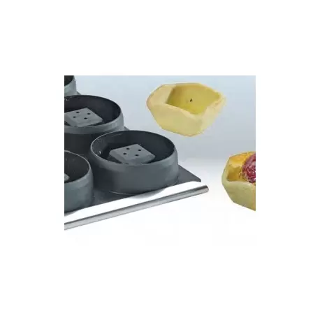 Pastry Chef's Boutique M07854 Square Plain Kali Tart Mold - 15 Cavity - Ø 2.8 x 1.8 cm - 29 x 19 cm Tart & Quiches Pans