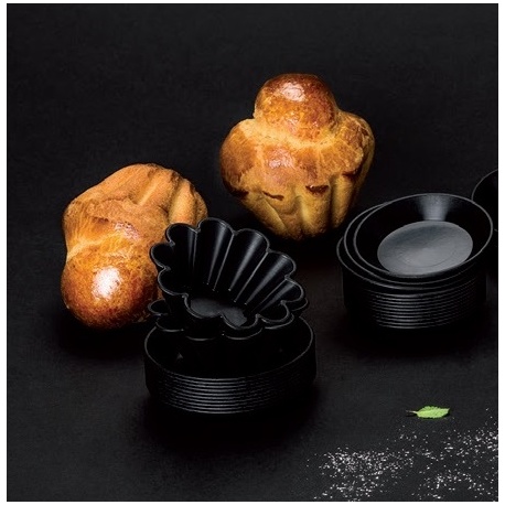 https://www.pastrychefsboutique.com/18566-large_default/matfer-bourgeat-345233-matfer-bourgeat-exoglassr-brioche-mold-2-3-4-h-1-1-10-pack-of-24-exoglass-molds.jpg