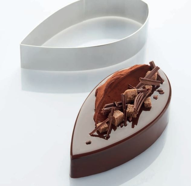 https://www.pastrychefsboutique.com/24893/martellato-48h4x23-professional-stainless-steel-calisson-quenelle-entremet-pastry-ring-by-frank-haasnoot-124-mm-x-227-mm-h-40-mm.jpg