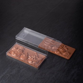 Clear plastic chocolate clearance boxes