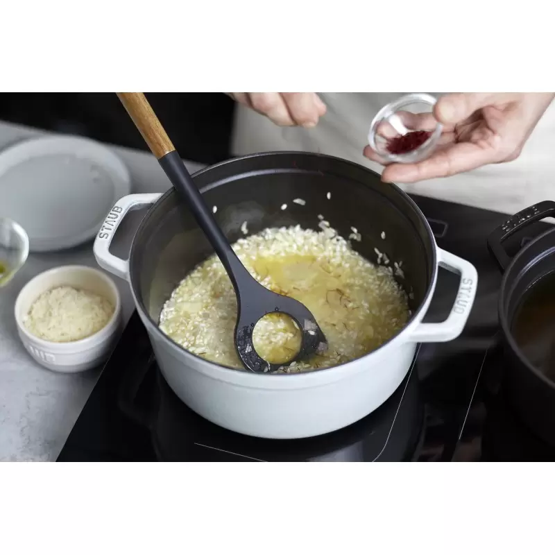 Staub 4-qt Round Dutch Oven - White Truffle