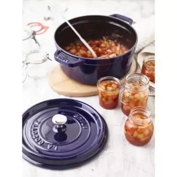 Staub 5.5-qt Round Dutch Oven - Dark Blue