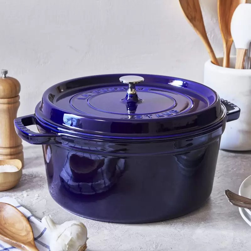 Staub 7-qt Round Dutch Oven - Dark Blue