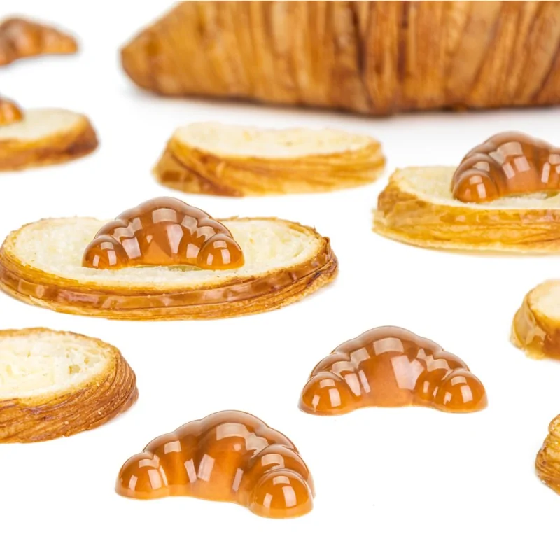 Professional Polycarbonate Croissant Praline Mold - 45 mm x 31.5 mm x h 15.5 mm - 10.5gr - 16 Cavity